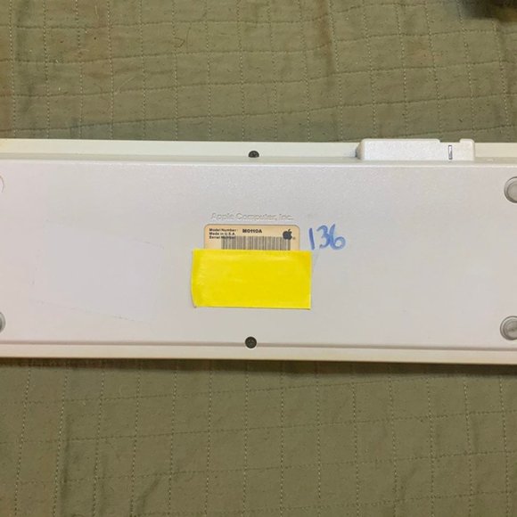 Macintosh Plus 1Mb and Hard Disk 20SC - Picture 3 of 12